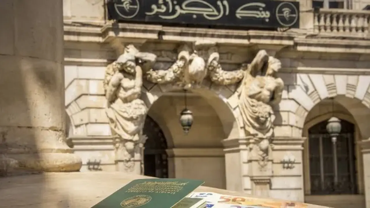 لماذا اختارت الجزائر بطاقة بنكية لمنحة السفر بقيمة 750 يورو؟